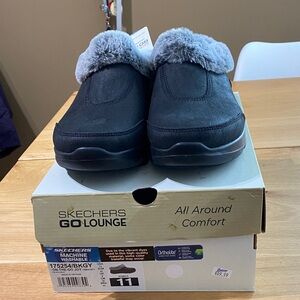 Skechers Black Shoes with Gray Fur Trim